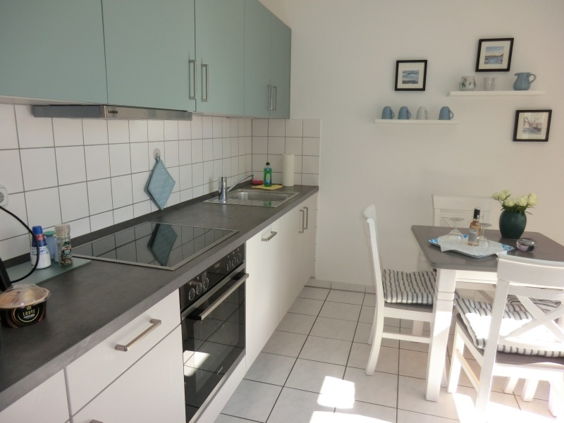 Neuer Tisch und Stühle 
